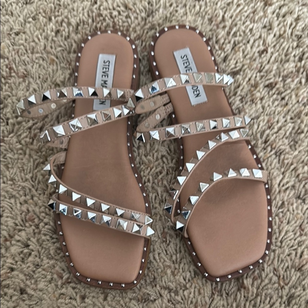 Steve Madden Silver Studded Tan Sandals